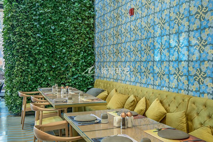 酒店植物墙，大堂用餐区垂直绿化景观